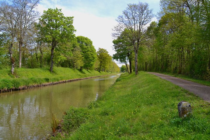 Property Hunting on the Canal du Nivernais