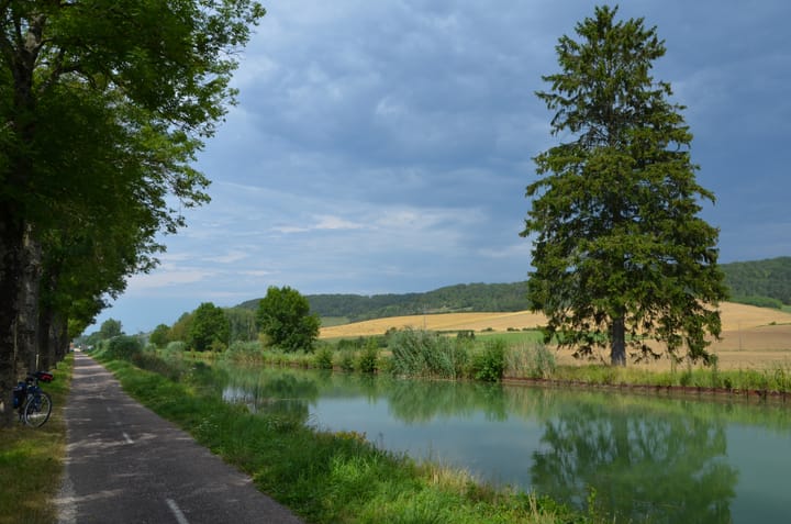 Property Hunting on the Canal entre Champagne et Bourgogne, (North)